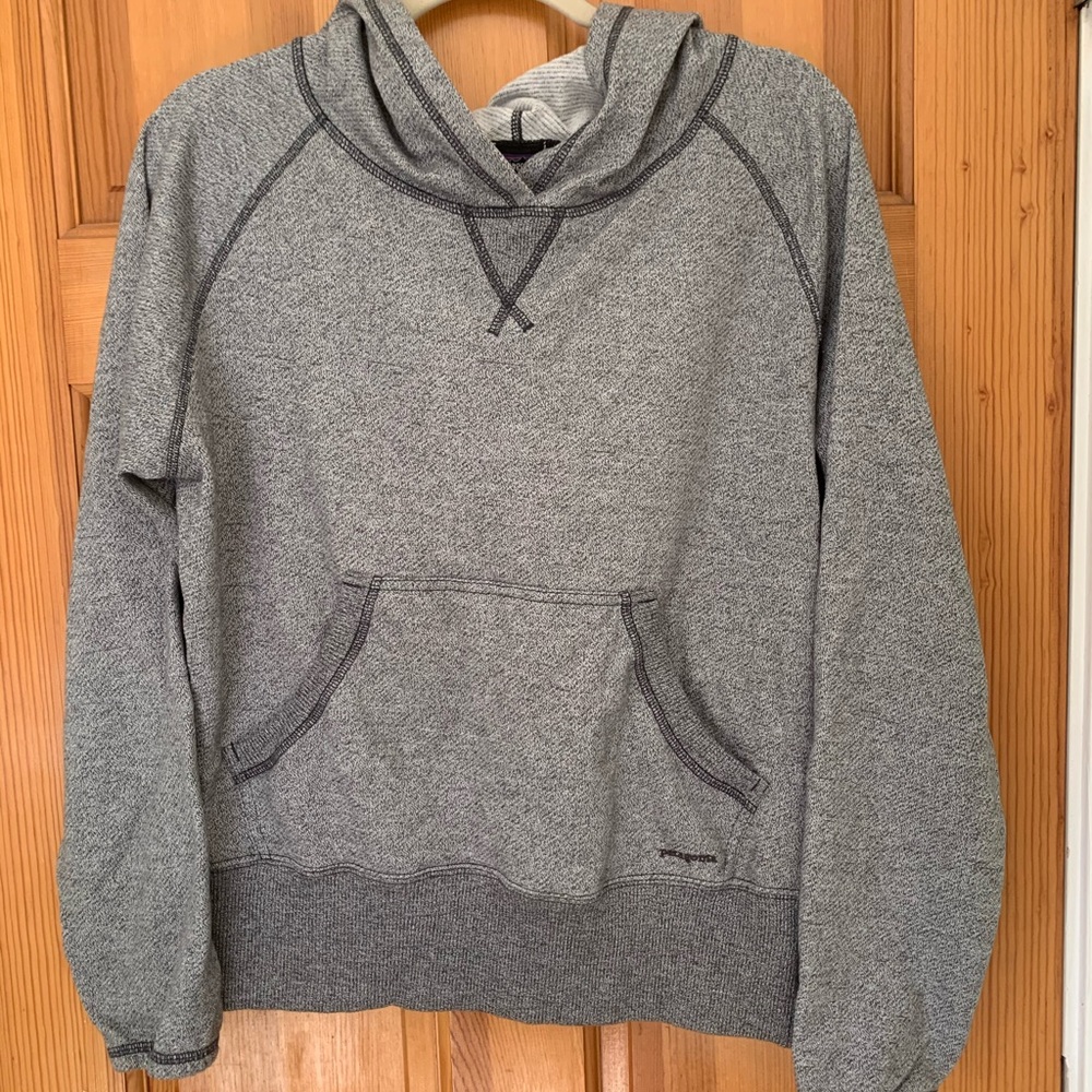 Patagonia Gray hoodie/sweater EUC